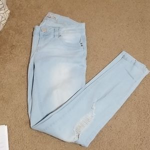 light wash skinny jeans